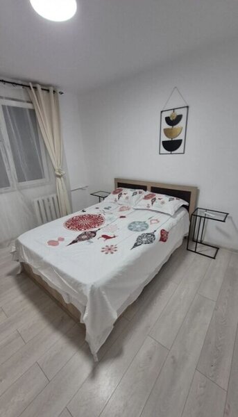 Titan 2 camere decomandat