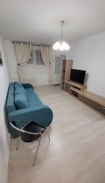 Titan 2 camere decomandat