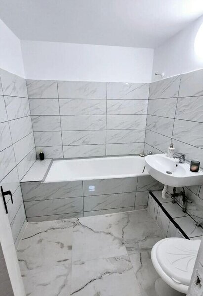 Titan 2 camere decomandat